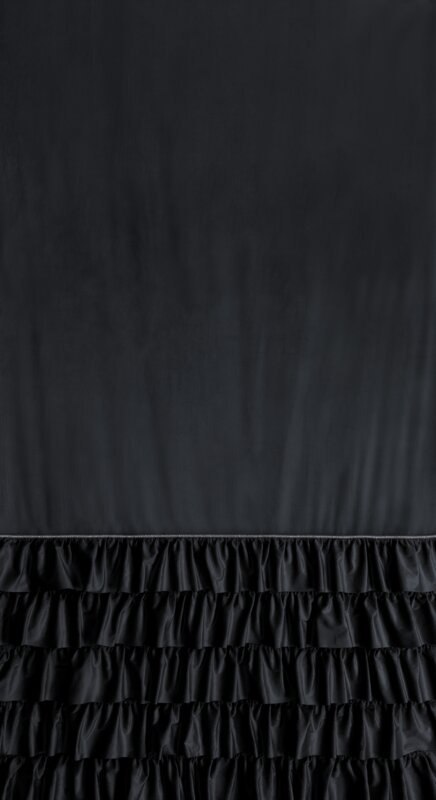 ZASŁONA GOTOWA CARLI NA TAŚMIE 140 X 270 CM CZARNY EUROFIRANY ZASŁONA GOTOWA CARLI NA TAŚMIE 140 X 270 CM CZARNY EUROFIRANY