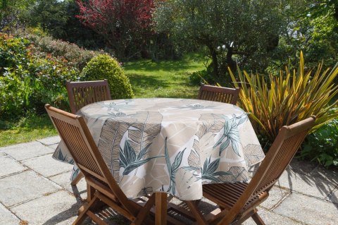 OBRUS GARDEN 140 X 220 CM BEŻOWY EUROFIRANY OBRUS GARDEN 140 X 220 CM BEŻOWY EUROFIRANY