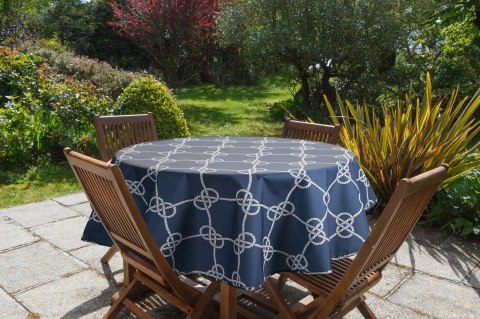 OBRUS GARDEN 140 X 220 CM GRANATOWY EUROFIRANY OBRUS GARDEN 140 X 220 CM GRANATOWY EUROFIRANY