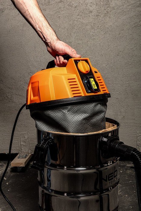 ODKURZACZ 1600W 35L. ODKURZACZ 1600W 35L.