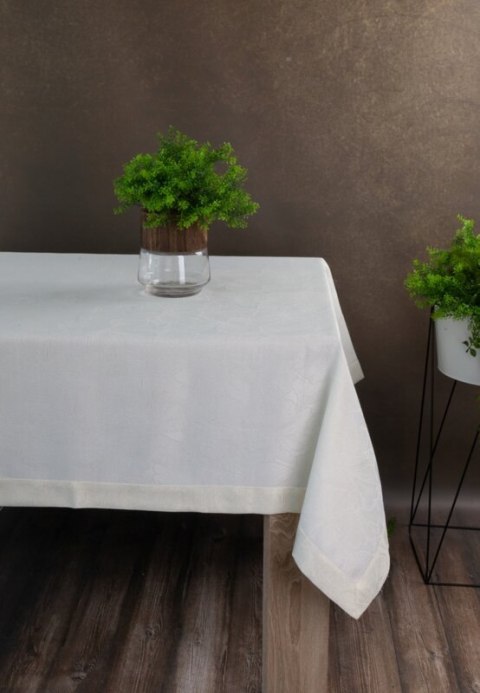 OBRUS LENA 140 X 240 CM KREMOWY EUROFIRANY OBRUS LENA 140 X 240 CM KREMOWY EUROFIRANY
